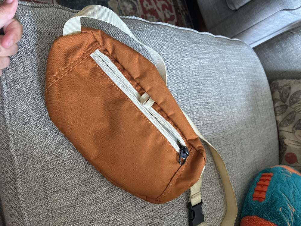 Walker Goods Louie Sling Bag in Cinnamon/Rust - Picture 5 of 7
